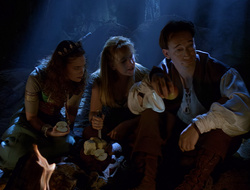 extant_XenaWarriorPrincess_2x16-ForHimtheBellTolls_01904