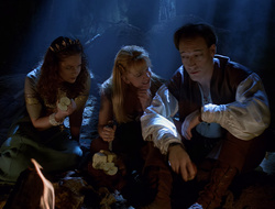 extant_XenaWarriorPrincess_2x16-ForHimtheBellTolls_01905
