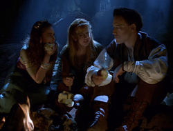 extant_XenaWarriorPrincess_2x16-ForHimtheBellTolls_01912