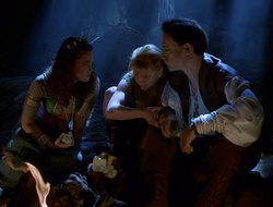 extant_XenaWarriorPrincess_2x16-ForHimtheBellTolls_01917