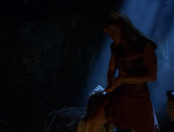 extant_XenaWarriorPrincess_2x16-ForHimtheBellTolls_01920