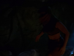 extant_XenaWarriorPrincess_2x16-ForHimtheBellTolls_01921