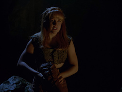 extant_XenaWarriorPrincess_2x16-ForHimtheBellTolls_01938