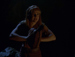 extant_XenaWarriorPrincess_2x16-ForHimtheBellTolls_01940
