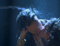 extant_XenaWarriorPrincess_2x16-ForHimtheBellTolls_01943