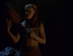 extant_XenaWarriorPrincess_2x16-ForHimtheBellTolls_01971