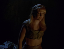 extant_XenaWarriorPrincess_2x16-ForHimtheBellTolls_01972
