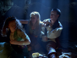 extant_XenaWarriorPrincess_2x16-ForHimtheBellTolls_01979