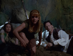 extant_XenaWarriorPrincess_2x16-ForHimtheBellTolls_02017