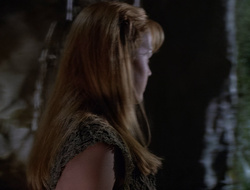 extant_XenaWarriorPrincess_2x16-ForHimtheBellTolls_02024