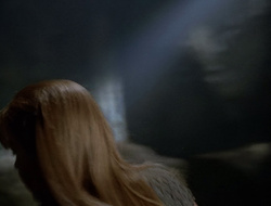 extant_XenaWarriorPrincess_2x16-ForHimtheBellTolls_02044