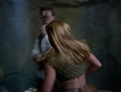extant_XenaWarriorPrincess_2x16-ForHimtheBellTolls_02045