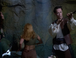 extant_XenaWarriorPrincess_2x16-ForHimtheBellTolls_02046