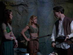 extant_XenaWarriorPrincess_2x16-ForHimtheBellTolls_02053