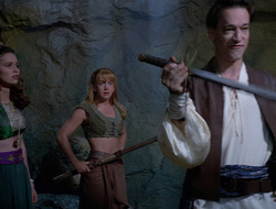 extant_XenaWarriorPrincess_2x16-ForHimtheBellTolls_02057