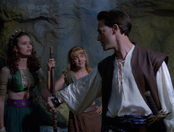 extant_XenaWarriorPrincess_2x16-ForHimtheBellTolls_02064