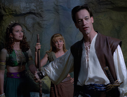 extant_XenaWarriorPrincess_2x16-ForHimtheBellTolls_02065