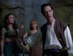 extant_XenaWarriorPrincess_2x16-ForHimtheBellTolls_02066