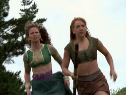 extant_XenaWarriorPrincess_2x16-ForHimtheBellTolls_02136
