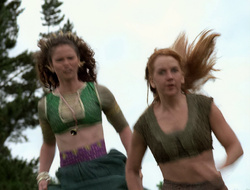 extant_XenaWarriorPrincess_2x16-ForHimtheBellTolls_02137