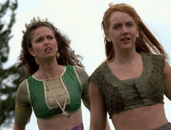 extant_XenaWarriorPrincess_2x16-ForHimtheBellTolls_02139