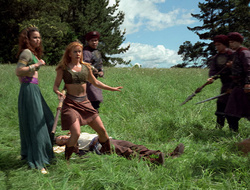 extant_XenaWarriorPrincess_2x16-ForHimtheBellTolls_02167