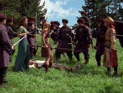extant_XenaWarriorPrincess_2x16-ForHimtheBellTolls_02172