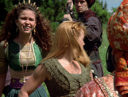 extant_XenaWarriorPrincess_2x16-ForHimtheBellTolls_02176