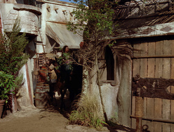 extant_XenaWarriorPrincess_2x16-ForHimtheBellTolls_02205