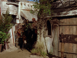 extant_XenaWarriorPrincess_2x16-ForHimtheBellTolls_02206