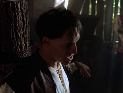extant_XenaWarriorPrincess_2x16-ForHimtheBellTolls_02231