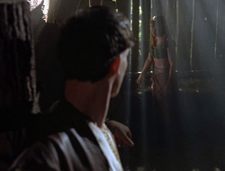extant_XenaWarriorPrincess_2x16-ForHimtheBellTolls_02237