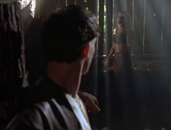 extant_XenaWarriorPrincess_2x16-ForHimtheBellTolls_02238
