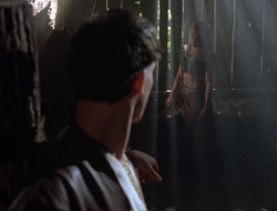 extant_XenaWarriorPrincess_2x16-ForHimtheBellTolls_02239