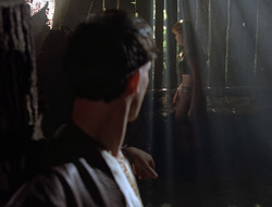 extant_XenaWarriorPrincess_2x16-ForHimtheBellTolls_02241