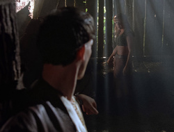extant_XenaWarriorPrincess_2x16-ForHimtheBellTolls_02244
