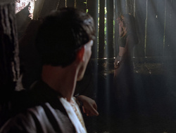 extant_XenaWarriorPrincess_2x16-ForHimtheBellTolls_02247