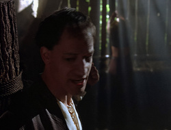 extant_XenaWarriorPrincess_2x16-ForHimtheBellTolls_02256