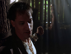 extant_XenaWarriorPrincess_2x16-ForHimtheBellTolls_02259