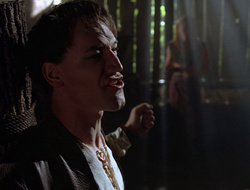 extant_XenaWarriorPrincess_2x16-ForHimtheBellTolls_02264