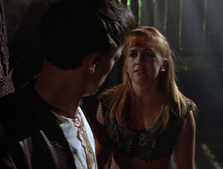 extant_XenaWarriorPrincess_2x16-ForHimtheBellTolls_02273