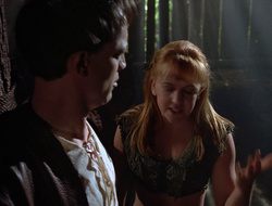extant_XenaWarriorPrincess_2x16-ForHimtheBellTolls_02274