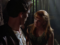 extant_XenaWarriorPrincess_2x16-ForHimtheBellTolls_02276