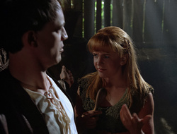 extant_XenaWarriorPrincess_2x16-ForHimtheBellTolls_02278