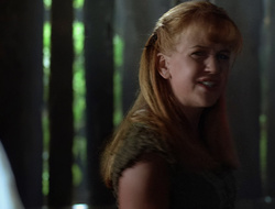 extant_XenaWarriorPrincess_2x16-ForHimtheBellTolls_02285