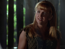 extant_XenaWarriorPrincess_2x16-ForHimtheBellTolls_02287