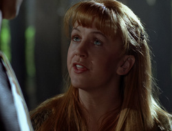 extant_XenaWarriorPrincess_2x16-ForHimtheBellTolls_02293