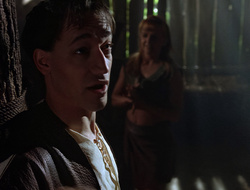 extant_XenaWarriorPrincess_2x16-ForHimtheBellTolls_02313