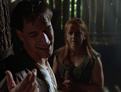 extant_XenaWarriorPrincess_2x16-ForHimtheBellTolls_02320