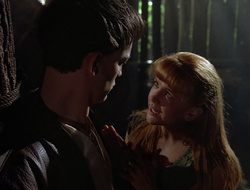 extant_XenaWarriorPrincess_2x16-ForHimtheBellTolls_02325